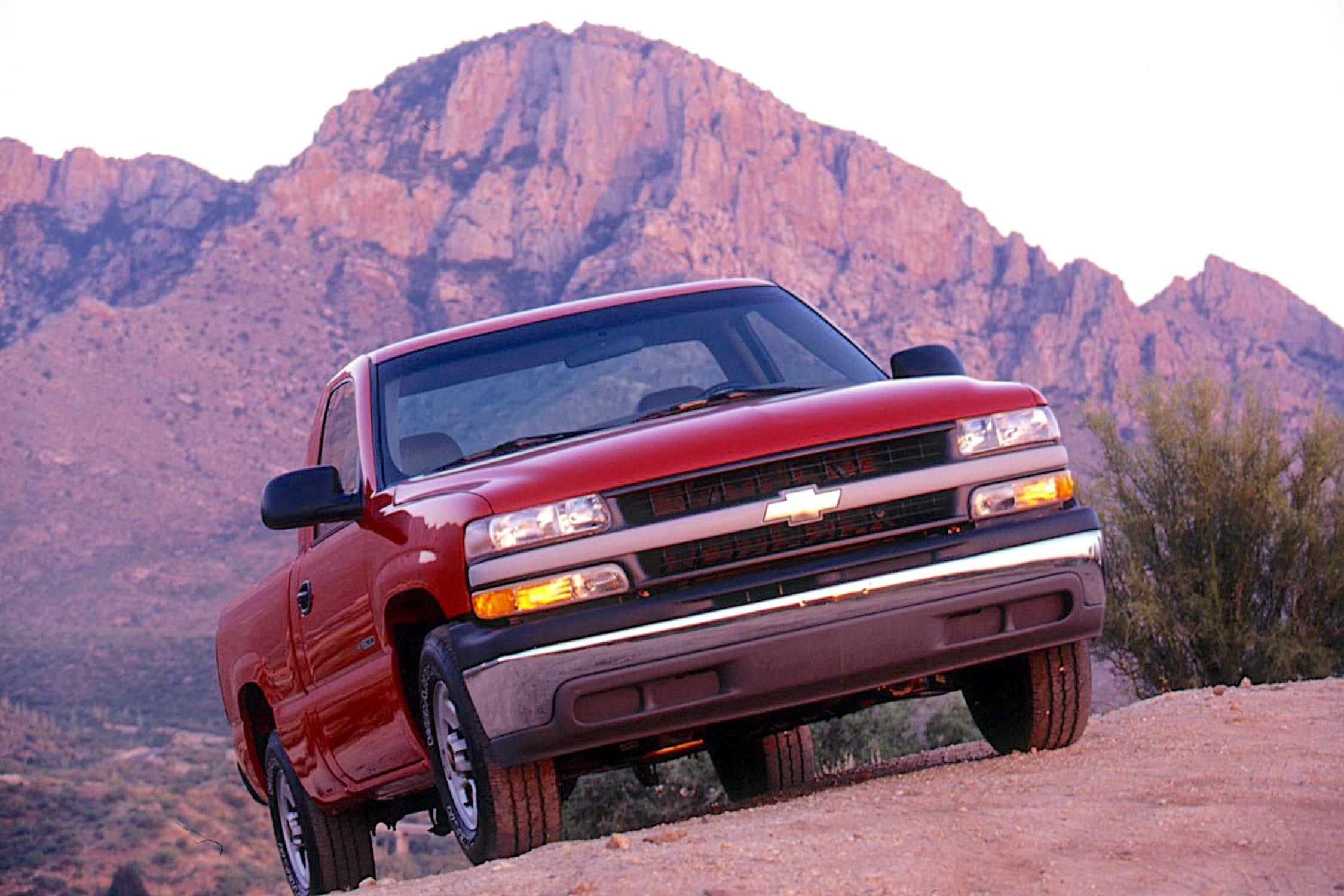 1999 Chevrolet Silverado Chooses Mild Over Wild