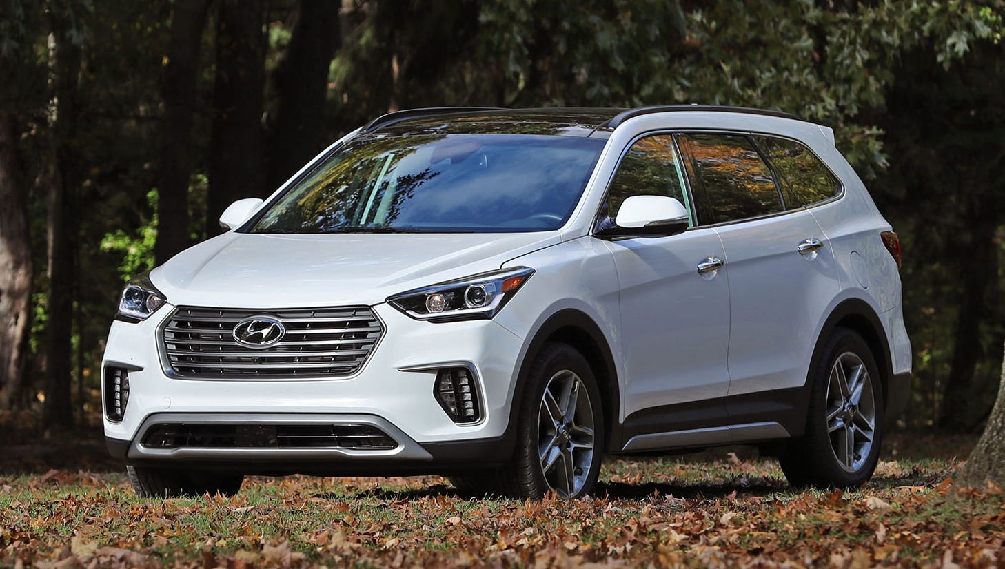 2017 Hyundai Santa Fe Review Pricing And Specs