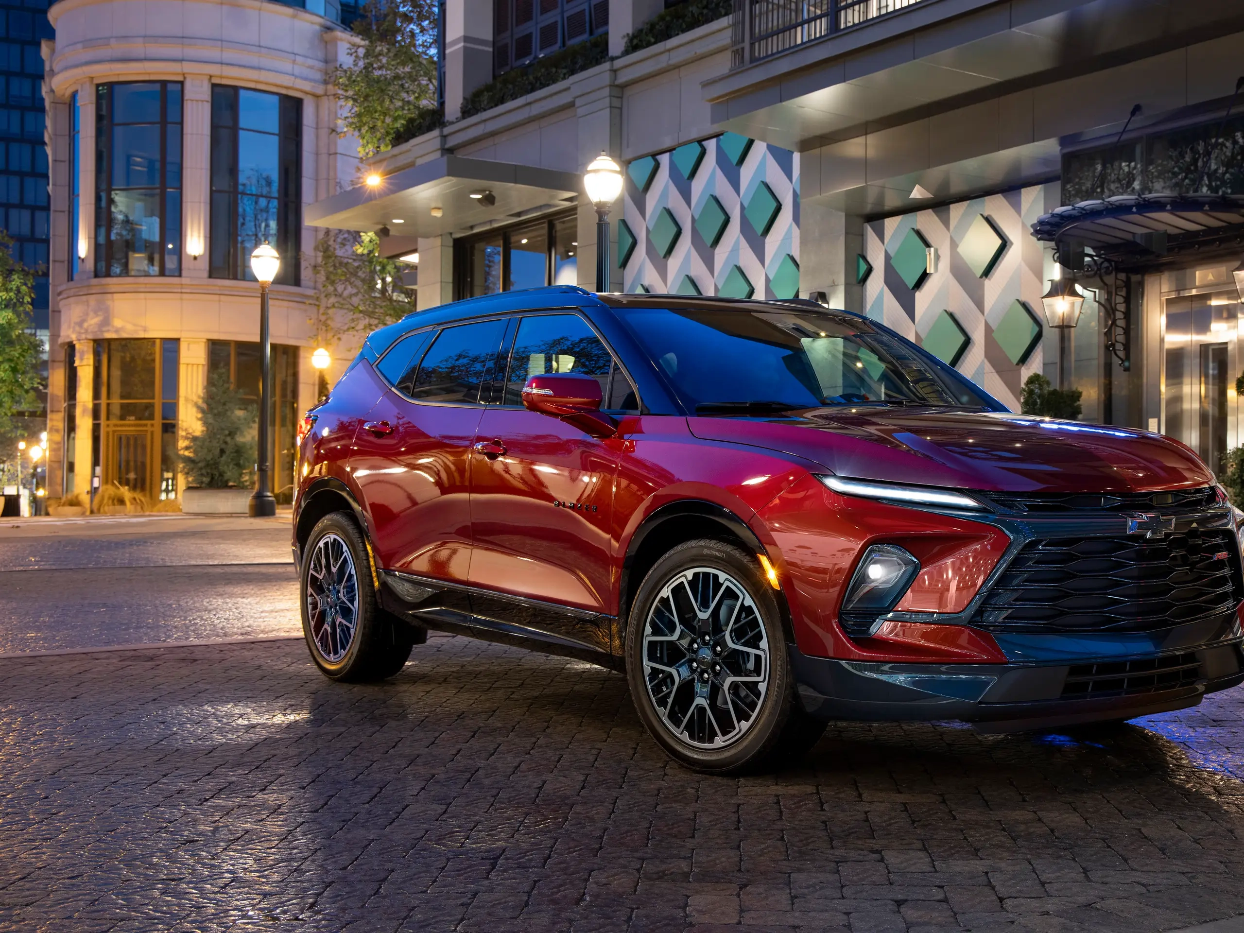 Chevrolet Blazer vs Hyundai Santa Fe 2027