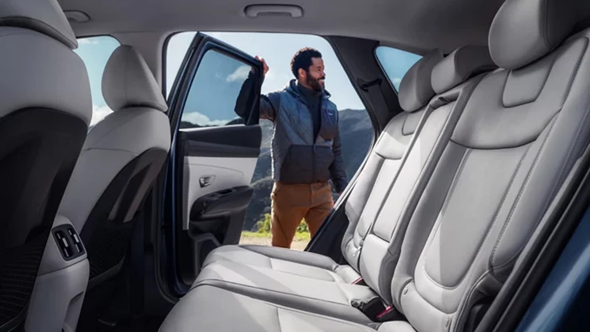 2026 Hyundai Tucson Hybrid Interior Sid Dillon