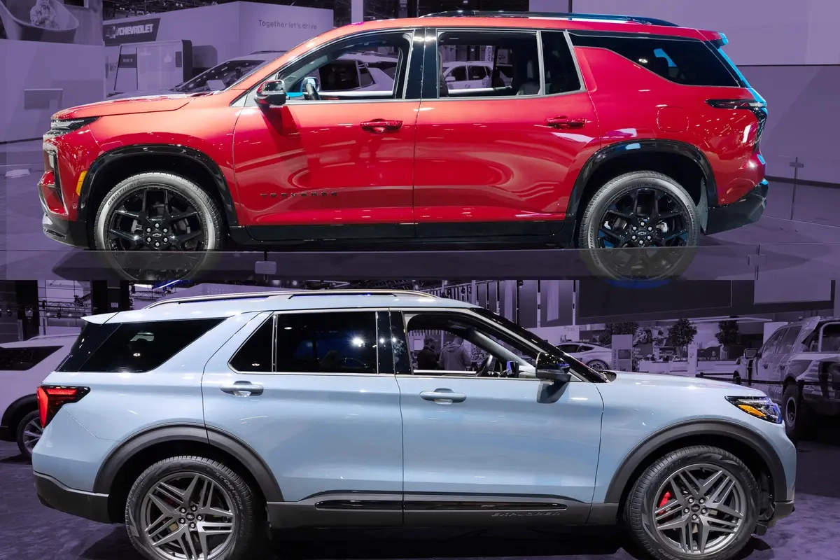 Auto Show Faceoff 2024 Chevrolet Traverse Vs 2025 Ford Explorer Cars