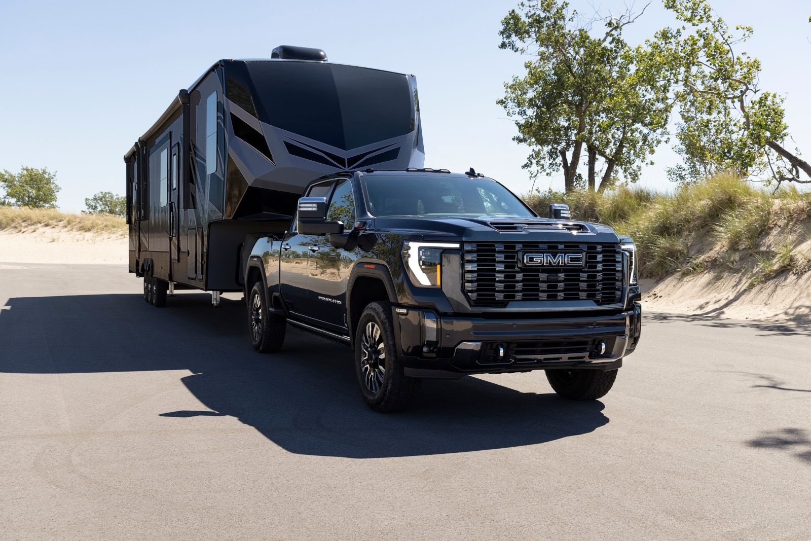 2027 GMC Sierra HD towing capacity max